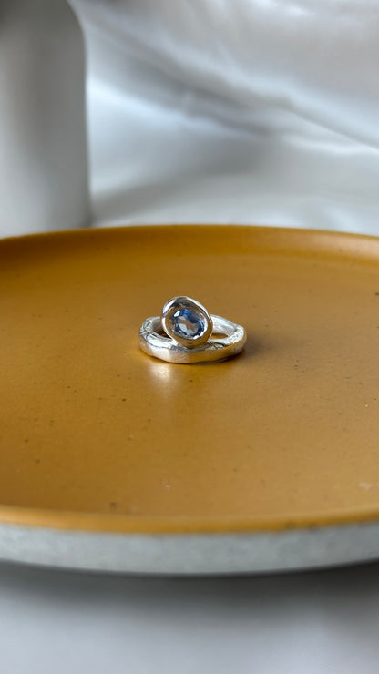 Lumen - Sapphire Sculptural Band